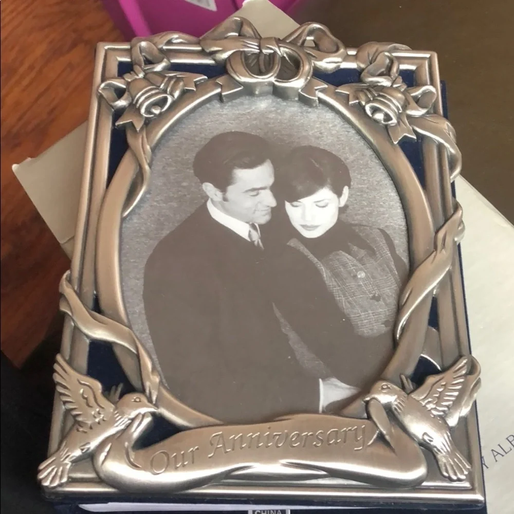 NIB 4x6 silver anniversary album